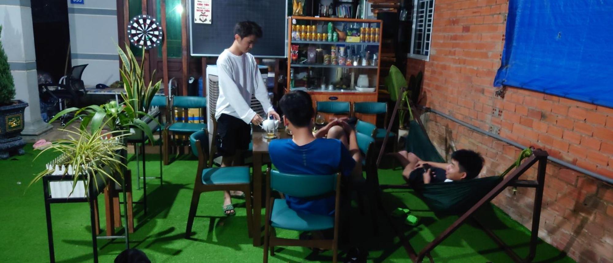 Goodlad - Adam'S Coffee Truong Mit Exterior foto